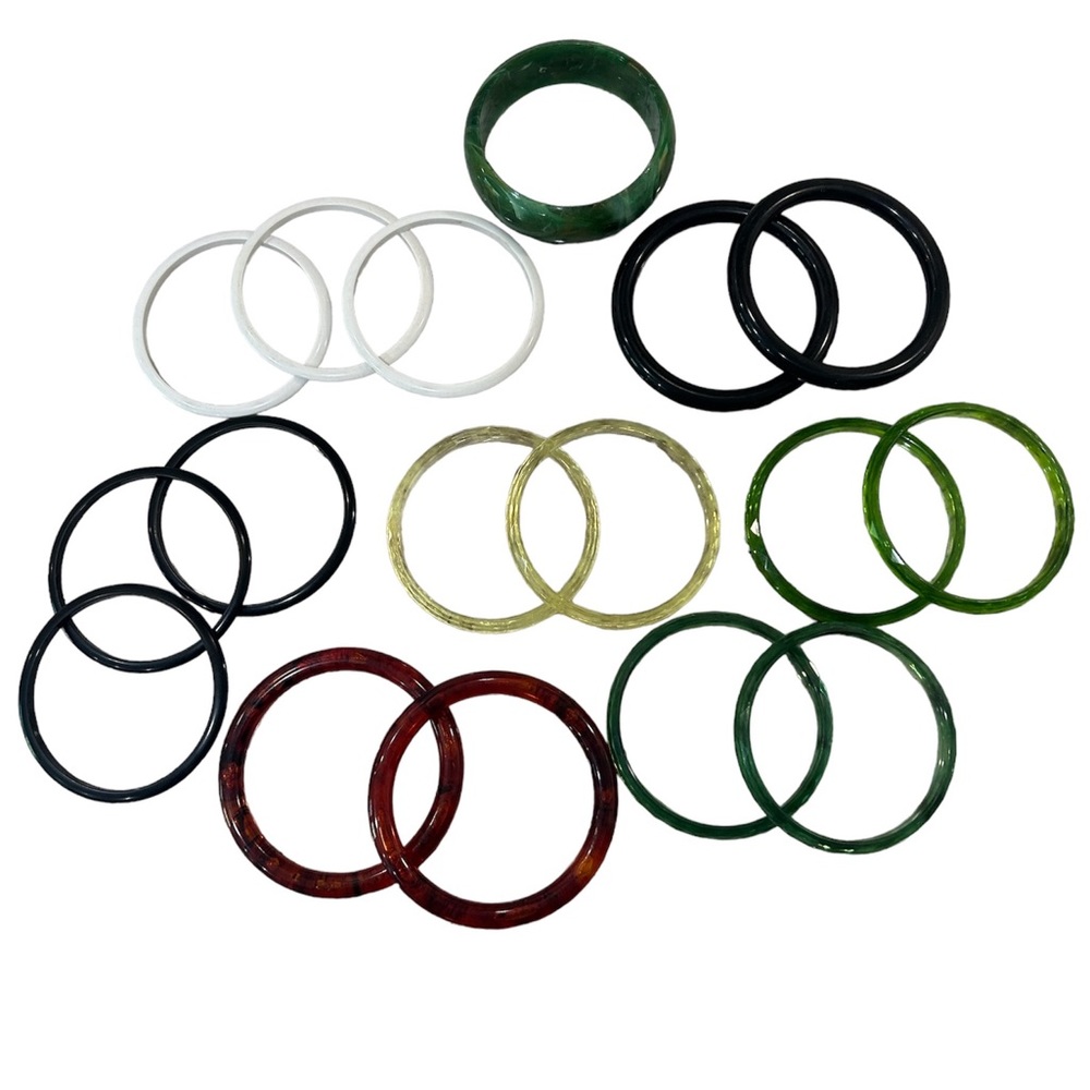 Vintage 60’ bangle bracelets lot. 17 in total.